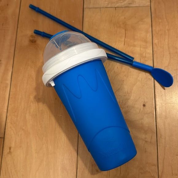 Slushie Maker Cup - Frozen Magic - Picture 2 of 10